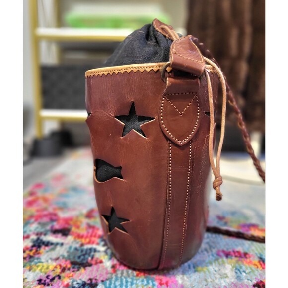 Barneys NY Leather Bucket Crossbody Bag Coastal Boho Designer Fish  Stars Tote - Picture 2 of 16